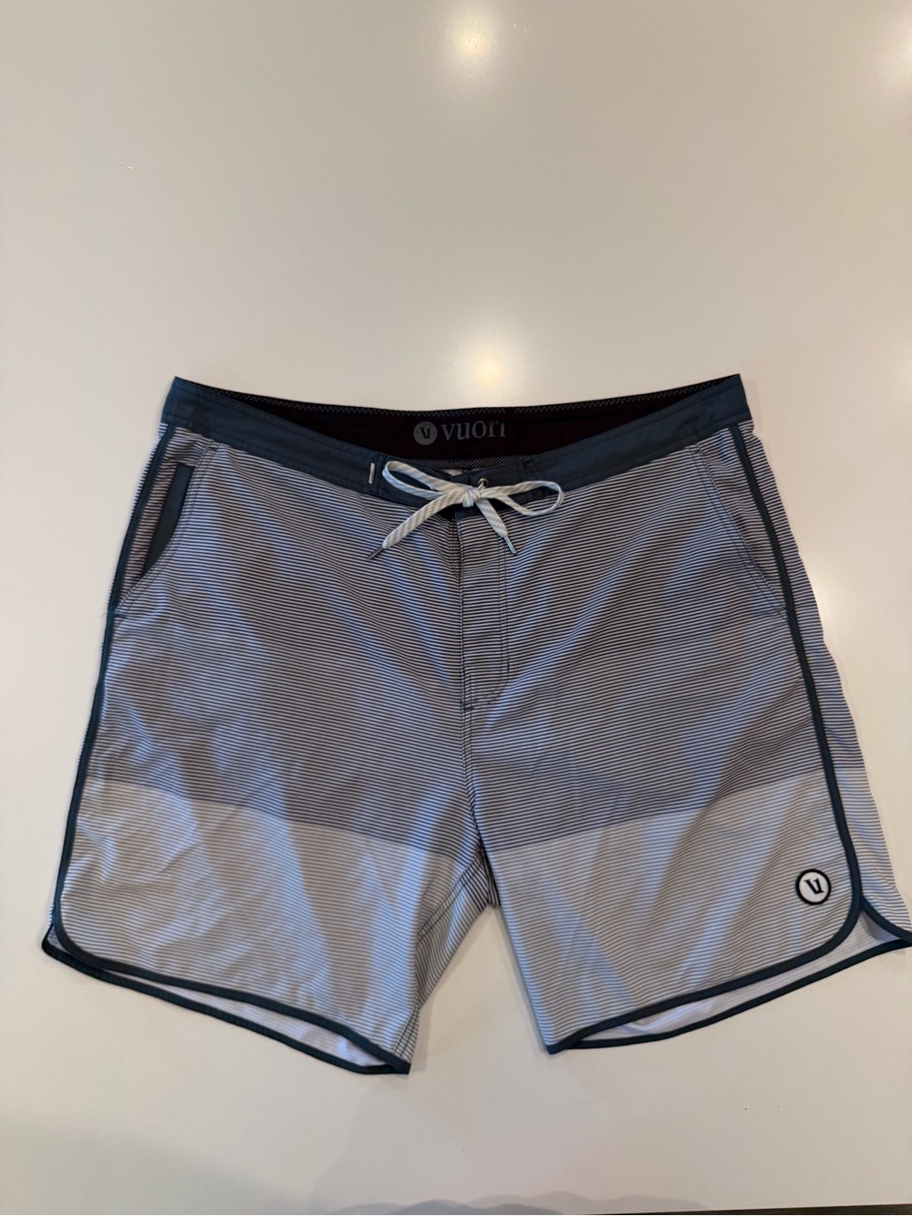 Vuori Men’s Cruise Blue Green Stripe Swim Board Shorts Size 38